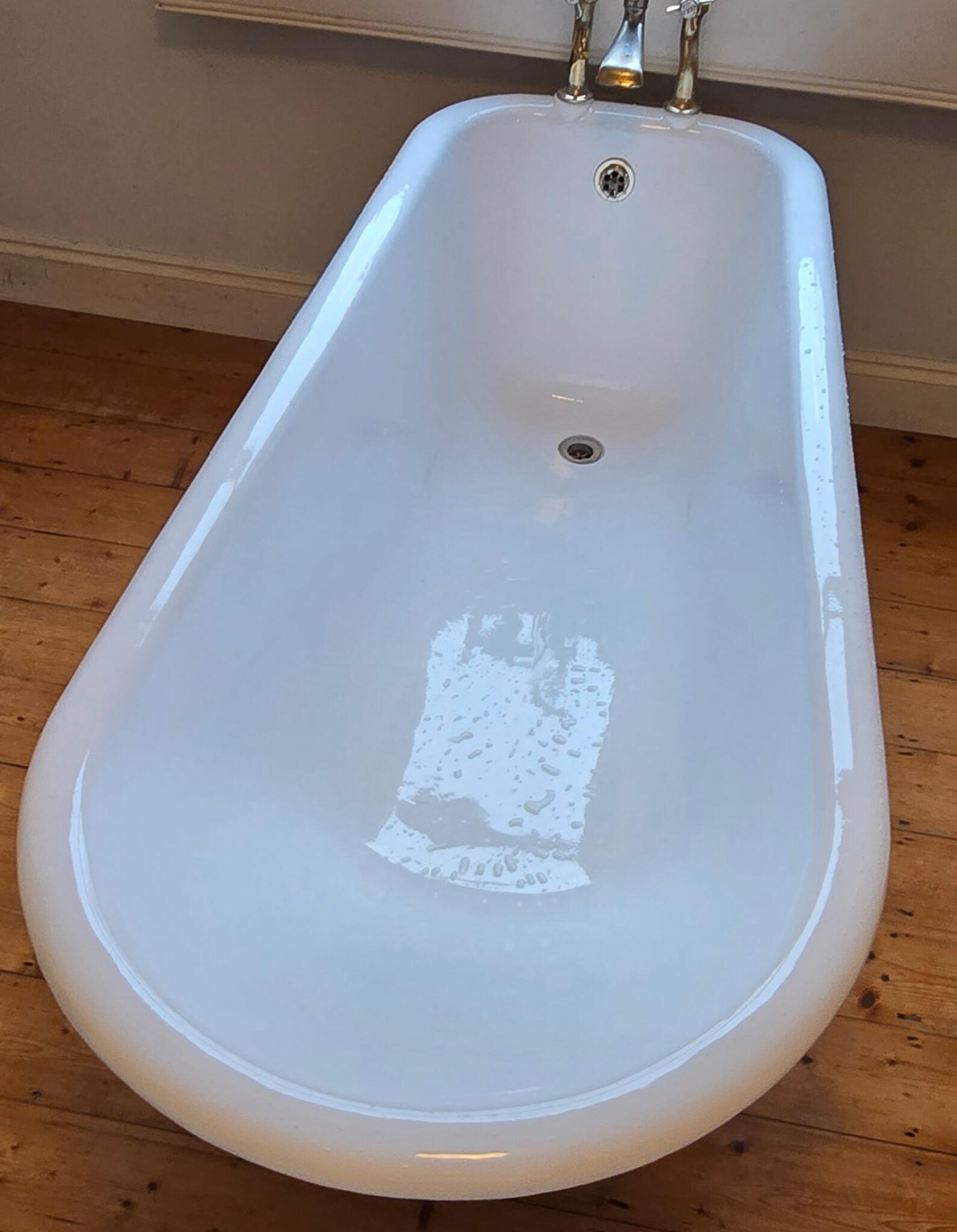 Reenamelling completion Cast iron bath re-enamelling and resurfacing in Laverstock, Salisbury